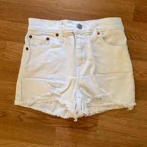 Levi’s High Rise Shorts in White Size 25